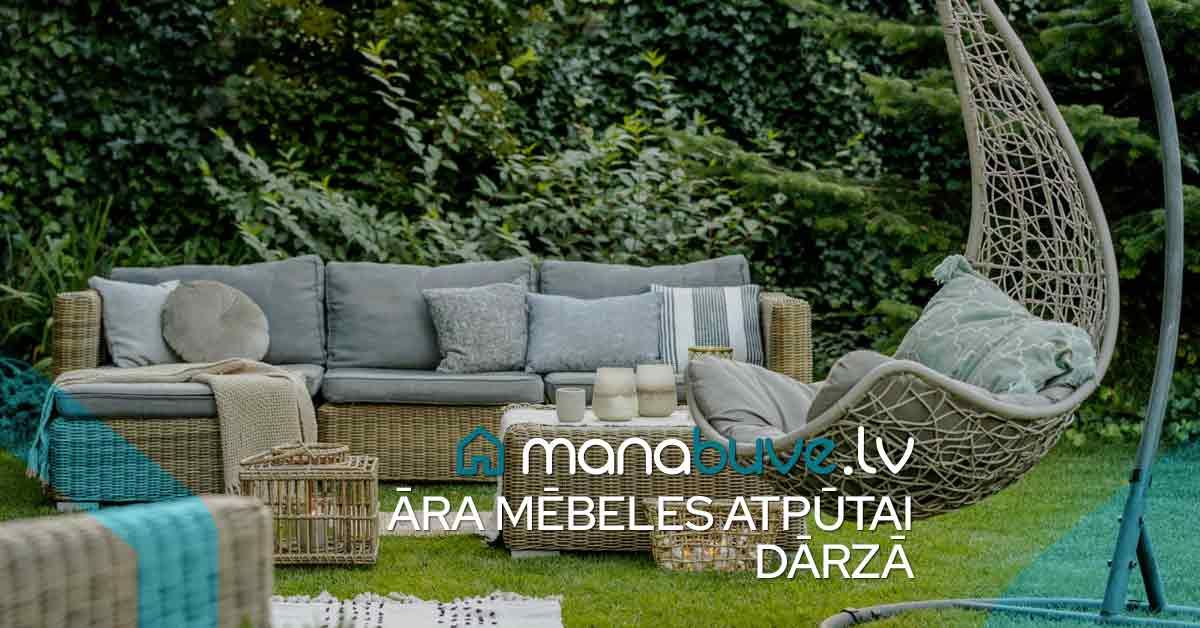 bilde āra mēbeles atpūtai dārzā